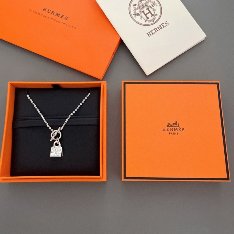 H**mes necklaces